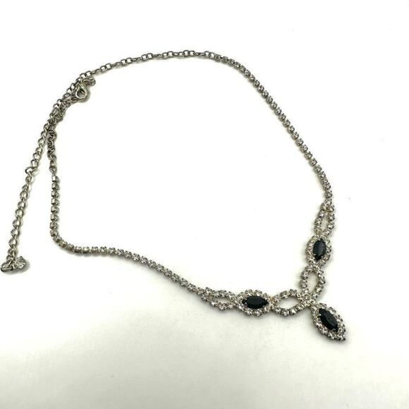 Rhinestone necklace - Picture 3 of 10